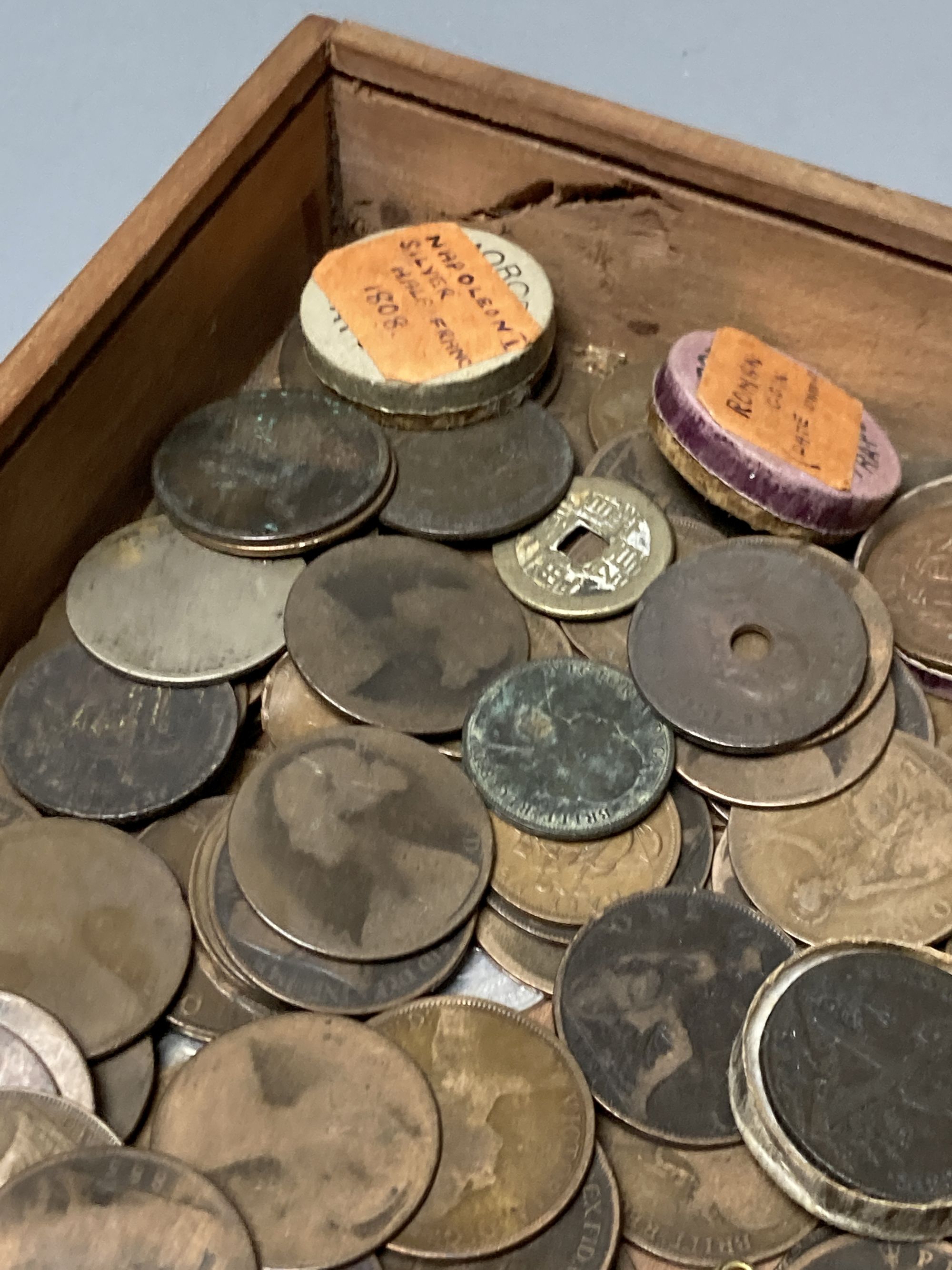 A group of assorted 19th century and later pennies, a US one cent 1853 and a Scottish halfpenny.